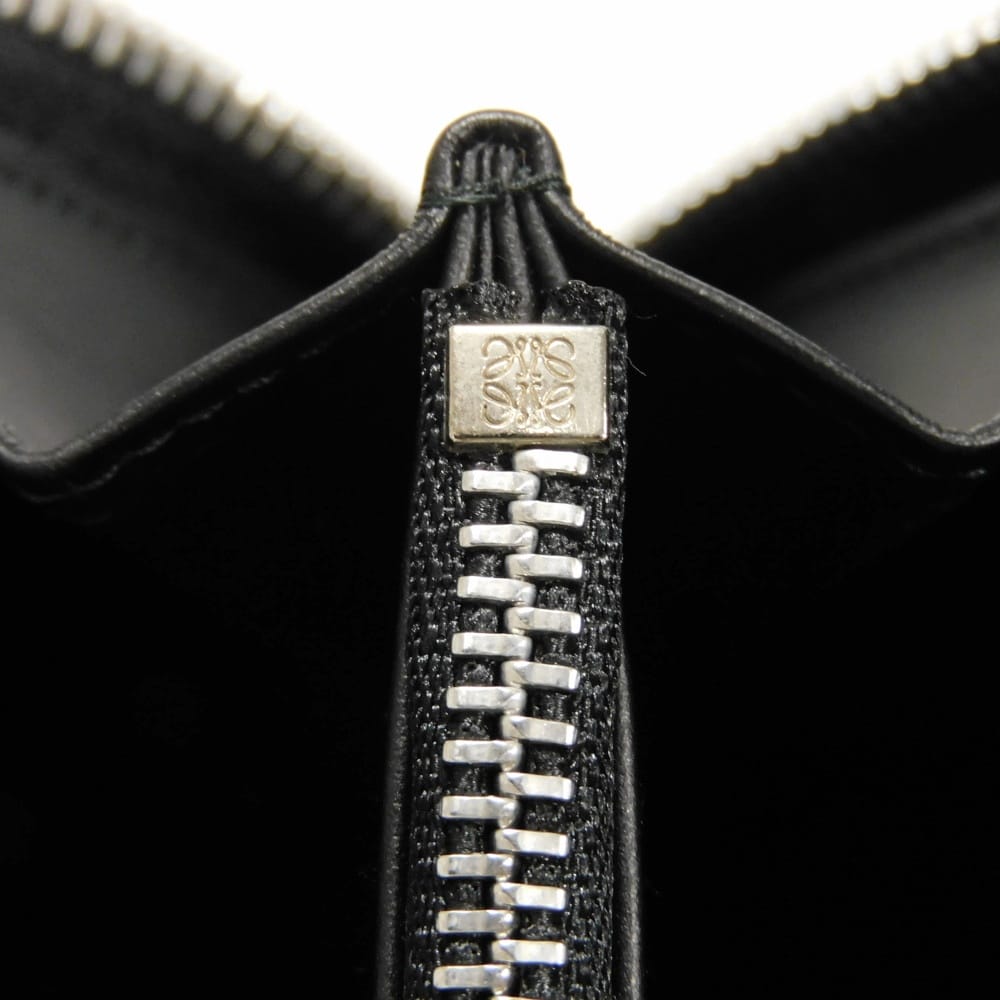 Used 12695 Zip Around Wallet 109N54.F13 7940 White Smooth Calfskin Zip Around Anagram Embossed Black Unisex from Japan
