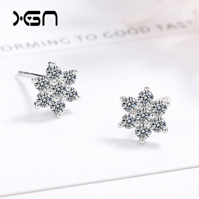 

S925 Sterling Silver Korean Snowflake Zircon Stud Earrings – Festive Autumn/Winter Jewelry