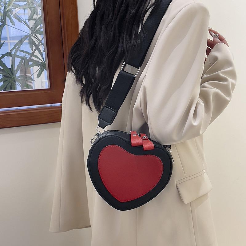 Summer Color Matching Love Trend Messenger Bag New Spring and Autumn Wide Shoulder Strap Casual Women's Bag Trendy Shoulder Bag