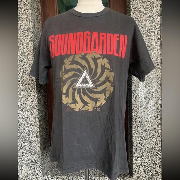 

Soundgarden Logo 90s Retro style Unisex T shirt Heavy Cotton tee NH24793 Unisex T-Shirt L