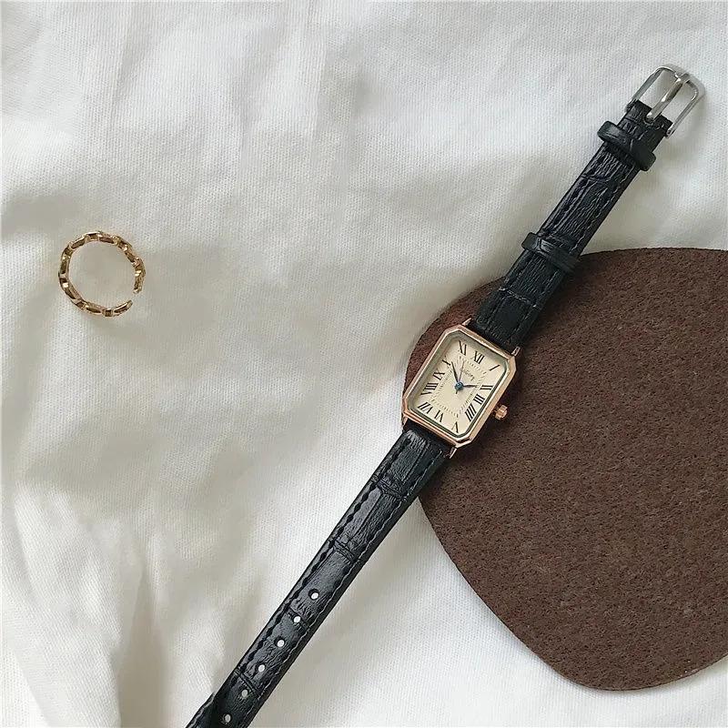 Retro Watches Classic Casual Quartz Dial Leather Strap Band Rectangle Clock Fashionable Wrist Watches for Women