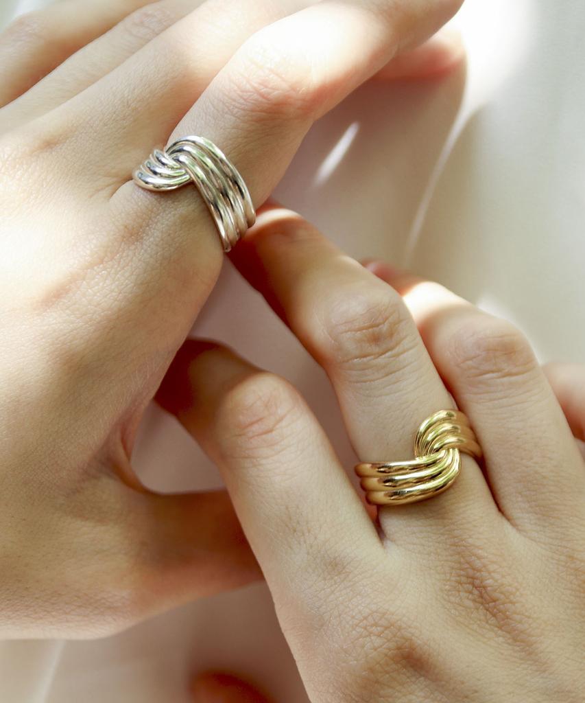 Ound Three-Strand Twisted Silver Ring (Type A)