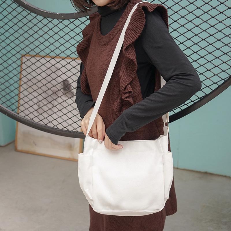 Модная женская сумка на одно плечо белый 1247₽