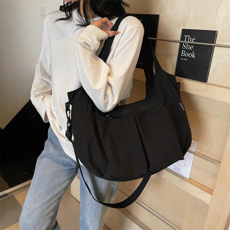 Tide cool fashion casual light luxury niche nylon bag large capacity women's shoulder commuter messenger bag