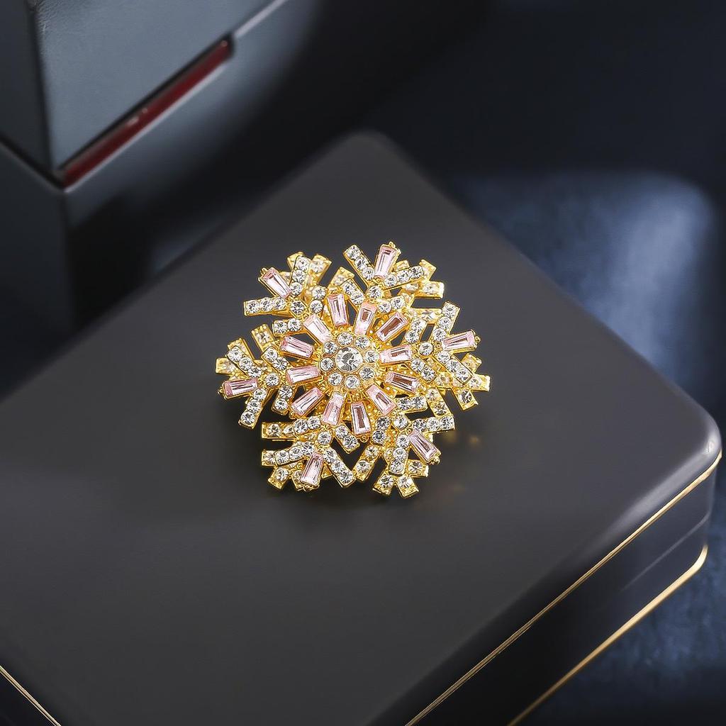 Luxury 2025 Rotating Snowflake Brooch & Suit Pin Corsage
