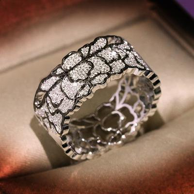 Retro White Zircon Small Fresh Pattern Lace Hollow Closed Ring for Female Creative Personality Ring Jewelry Gift