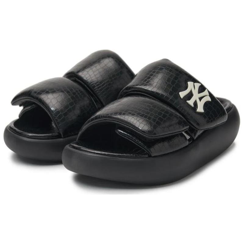 MLB New York Yankees Slip-Resistant Abrasion-Resistant Slide Slippers Unisex Black White Sneakers 3ALPBLX43-50BKS
