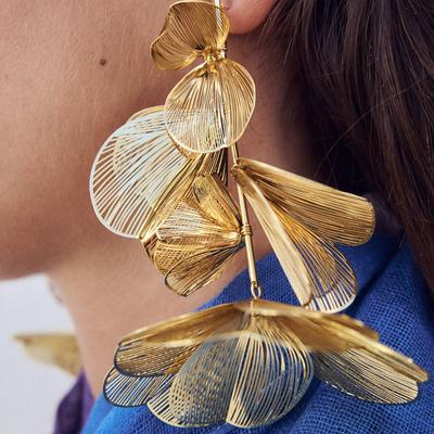 Vintage Golden Long Metal Flower Dangle Drop Earrings For Women Personality Pendientes Holiday Party Jewelry Gifts