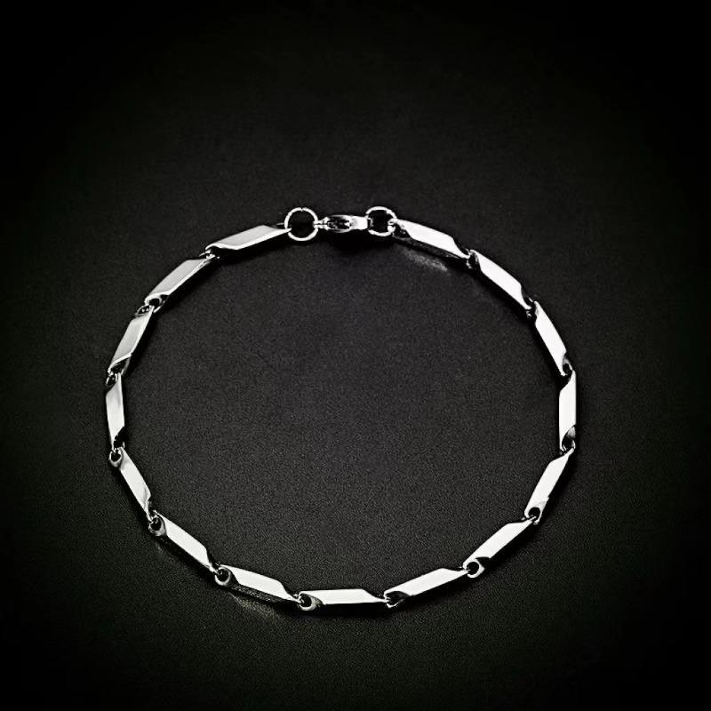 Titanium Steel Oval-shaped Stainless Steel Bracelet - High-end, Fashionable and Luxurious Hand Chain for Both Men and Women