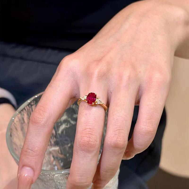 Red Oval Dove Egg Retro Gold Ring: Women's High-End Stackable Index Finger Band