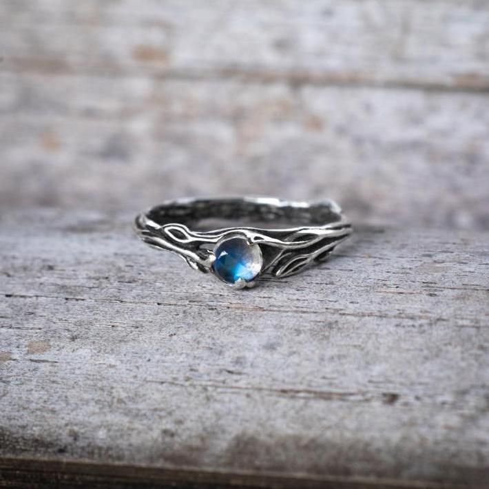 

Оригинальный дизайн Топаз Открытое регулируемое кольцо Ветвь изгибающаяся Ретро Синий свет Шарм Женские Украшения resizable