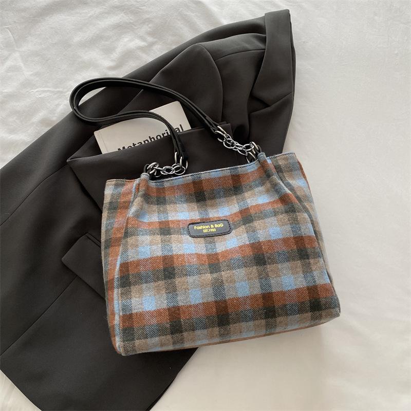 Casual Niche Woolen Plaid Bag Women's 2025 New Autumn and Winter Versatile Messenger Bag Fashion Shoulder Tote Bag