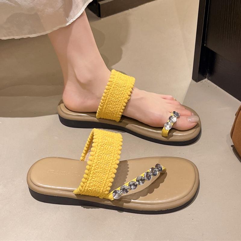 Fashion Crystal Flats Women Flip Flops 2025 Summer New Slippers Fashion Luxury Woman Shoes New Casual Sandals Beach Sandalias De Mujer