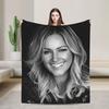 Helene Fischer Dunkler Hintergrund Glamour Lächeln Porträt Decke Warm Weich Bettwäsche Überwürfe Winter Sofa Sessel Sofa Bett Tagesdecke