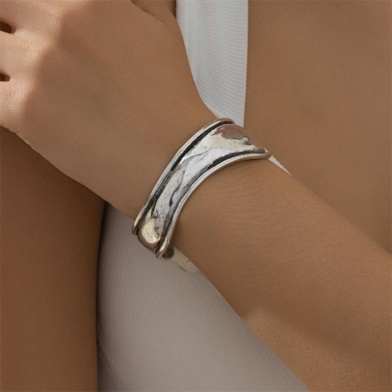 Vintage Metal Flower Starfish Upper Arm Cuff Bracelet For Women Gold Color Geometric Open Bangles Femme Aesthetic Jewelry Gift