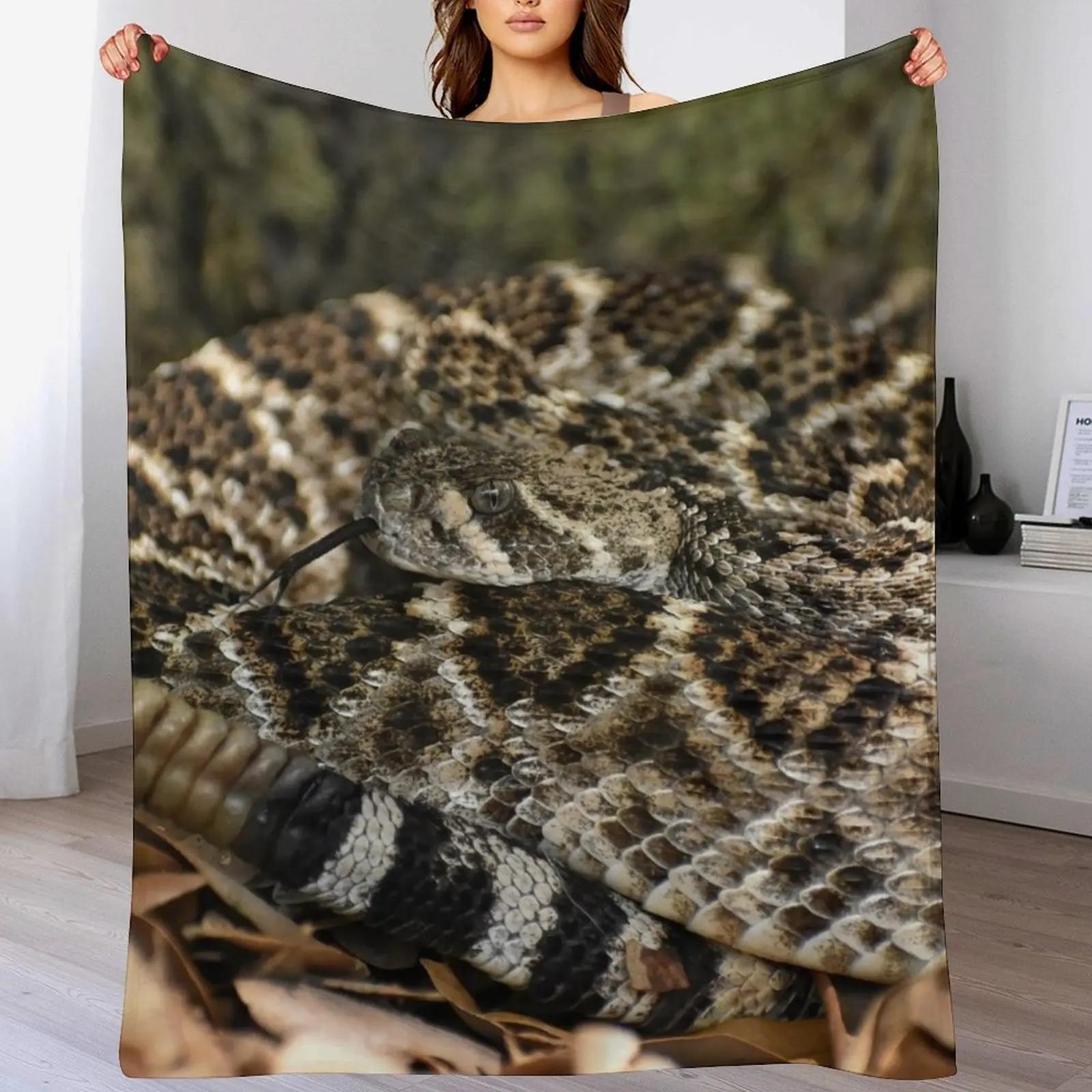 Western Diamondback Rattlesnake Print Throw Blanket Summer Cool Breathable Blanket for Sleeping 102x76cm(40x30in)
