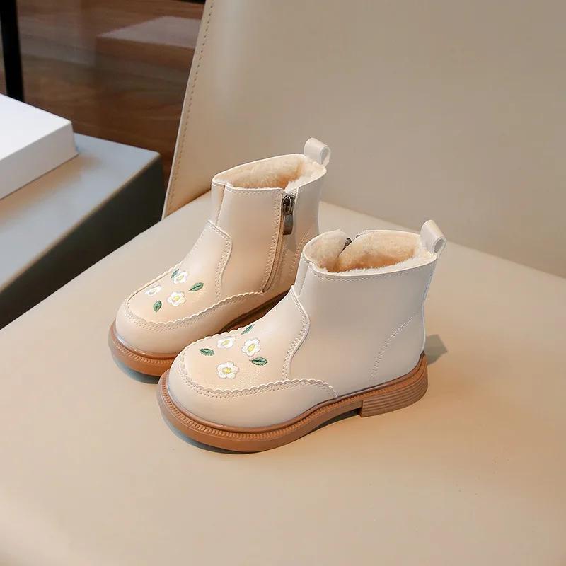 New Girls Boots for Winter Sweet Children Embroidered Princess Ankle Boots Fashion Warm Plush Kids Causal Cotton Boots Versatile