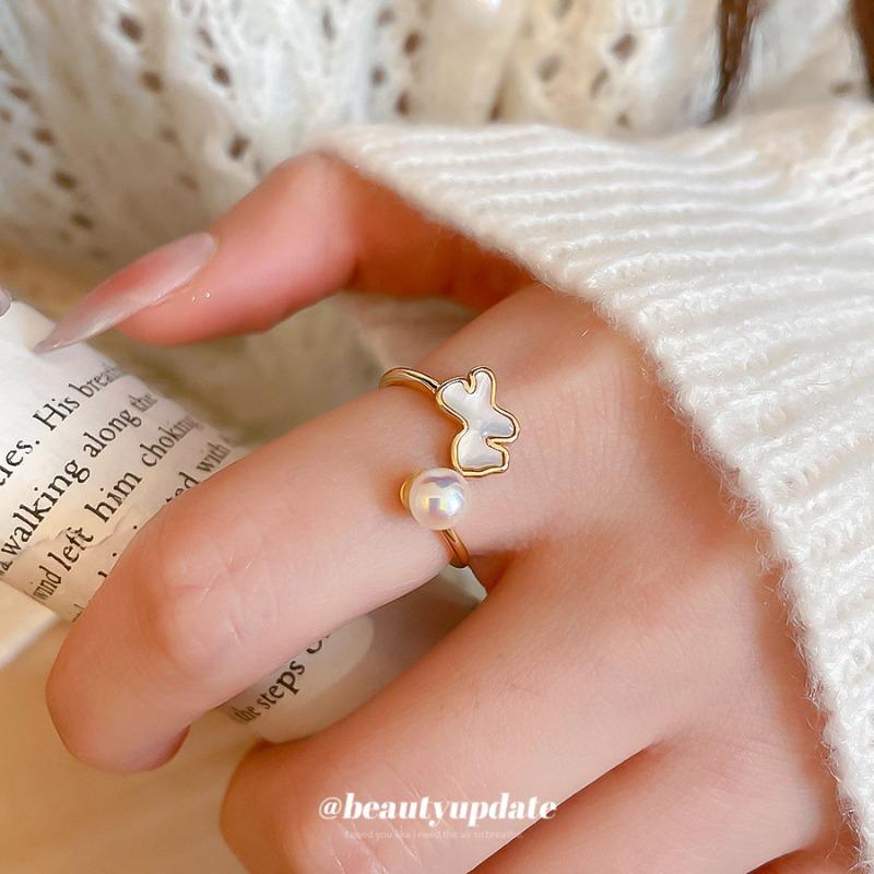Real gold electroplated pony pearl stud earrings, natal year retro elegant jewelry set, light luxury and high-end jewelry.