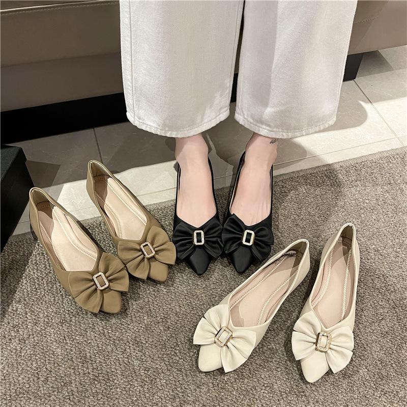 

Single shoes women s 2024 spring and autumn new Korean version of fashion bow flat-bottomed Doudou shoes lazy one pedal rhinestone single shoes 35 чёрный