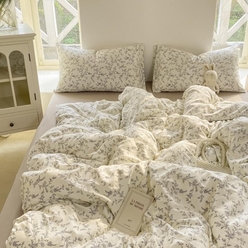 Bedding Four-piece Set Printed Skin-friendly Water Wash Sheets Quilt Cover Pillowcase Set