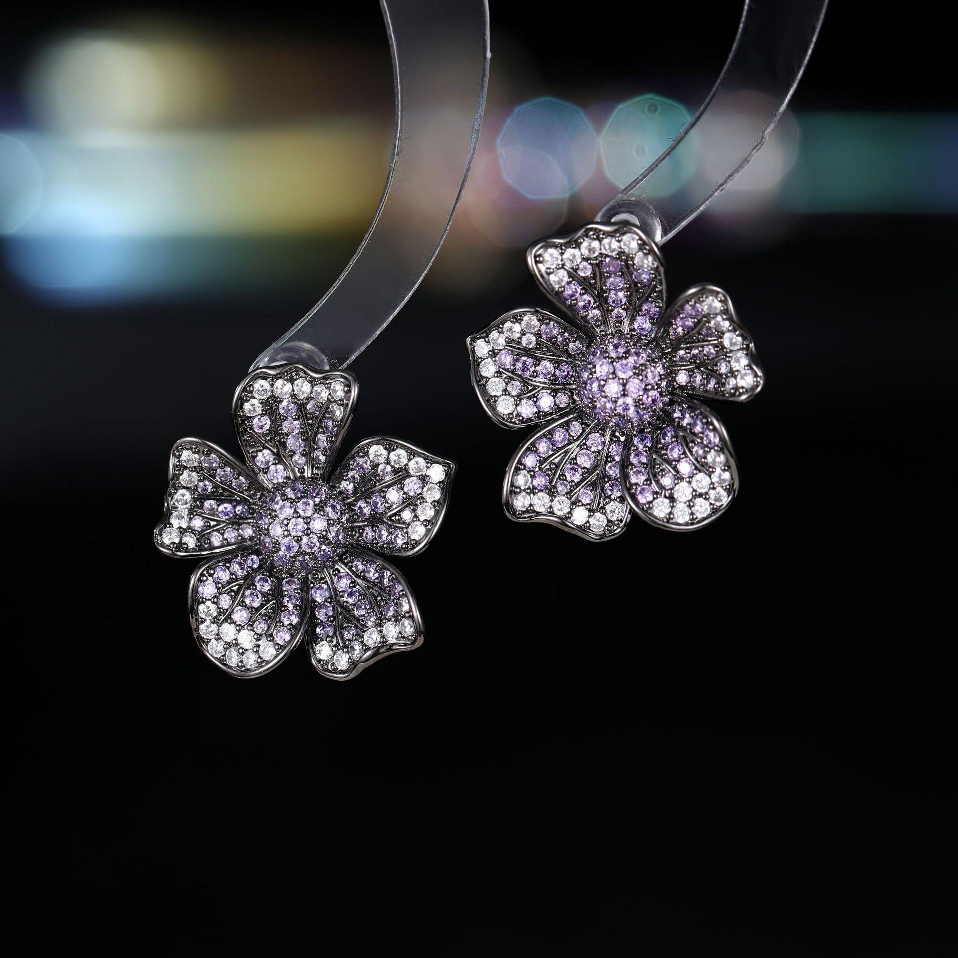 Damen Leichter Luxus Design Elegant Und Modisch Eingelegte Zirkon Blume Ohrringe Vielseitig Und Nische Design Brosche gray