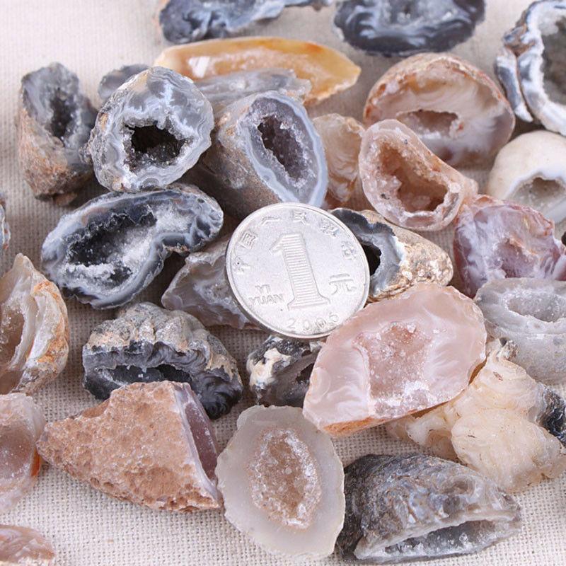 Striking 10pcs Geodes Oco Agate Natural Crystals With Unique Lines For Decorative Ornaments