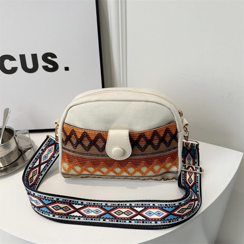 

Vintage-inspired And Colorful Ethnic Sling Bag With Durable Polyester Lining For Daily Wear помаранчевий