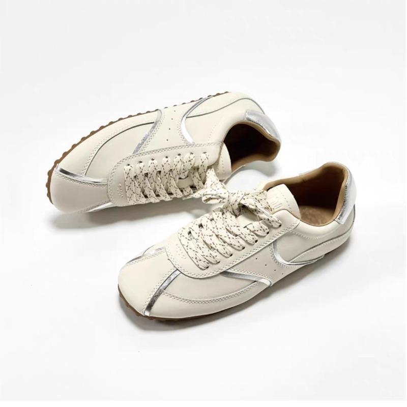 Fashion Shoes Female 2025 Hot Sale Lace-up Women's Vulcanize Shoes Fashion Round Toe Outdoor Slip-Resistant Casual Versatile Sneakers