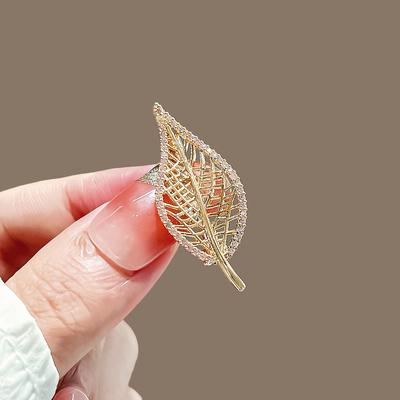 Delicate Small Leaf Brooch Men'S And Women'S Fashion Simple Brooch Niche Creative Pin Anti-Light Coat Suit Decoration
