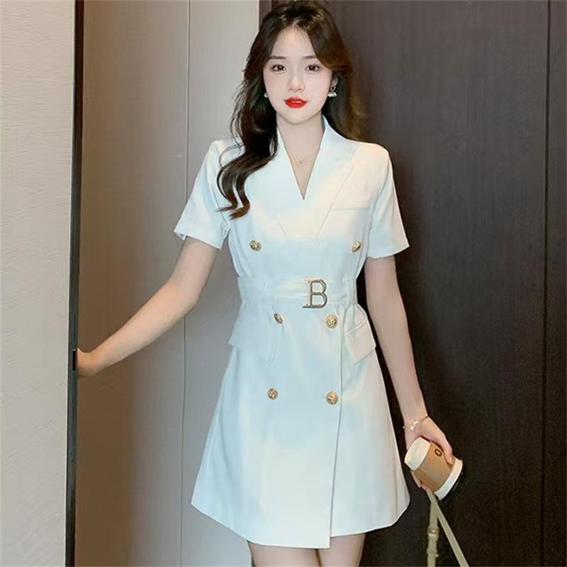 2026 Autumn Retro British & French Inspired Slimming Waist-Cinch Suit Dress for Women