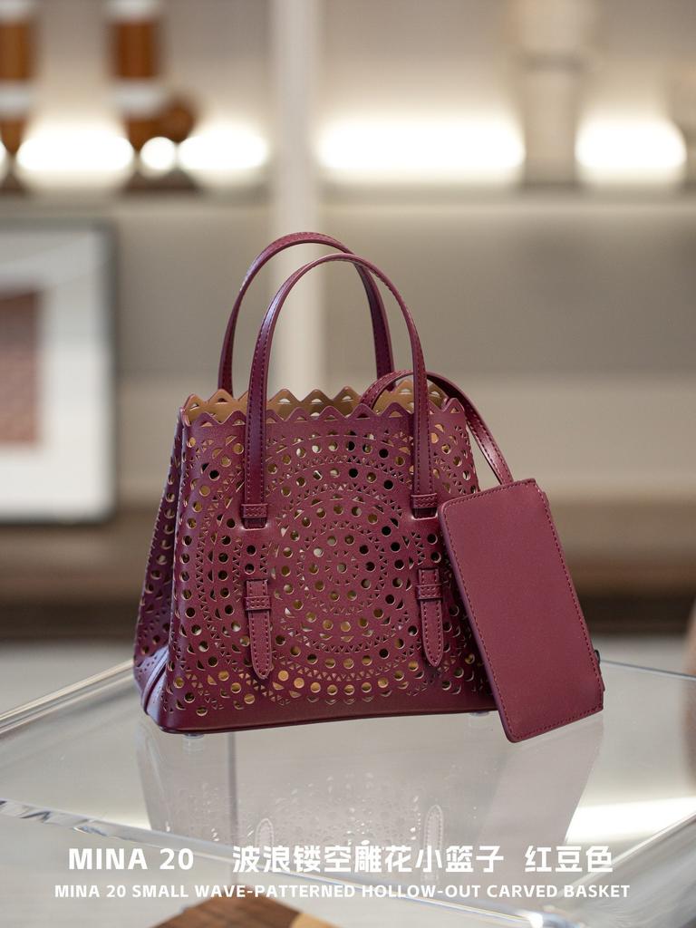 2025 New Arrival Small Cowhide Medium-sized Single Leather Strap Cross-body Bag With Adjustable Shoulder Strap Womens Bag