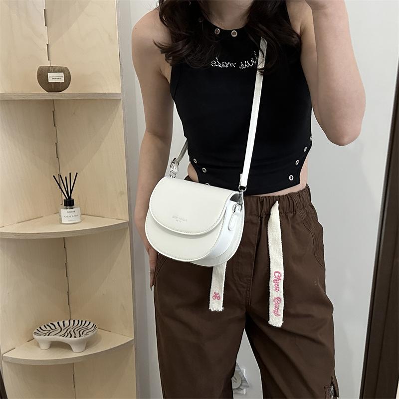 Taška na sedlo dámská taška messenger taška 2024 nová trendy dívka jaro jednoduchý módní trend zahraniční styl taška přes rameno ženy