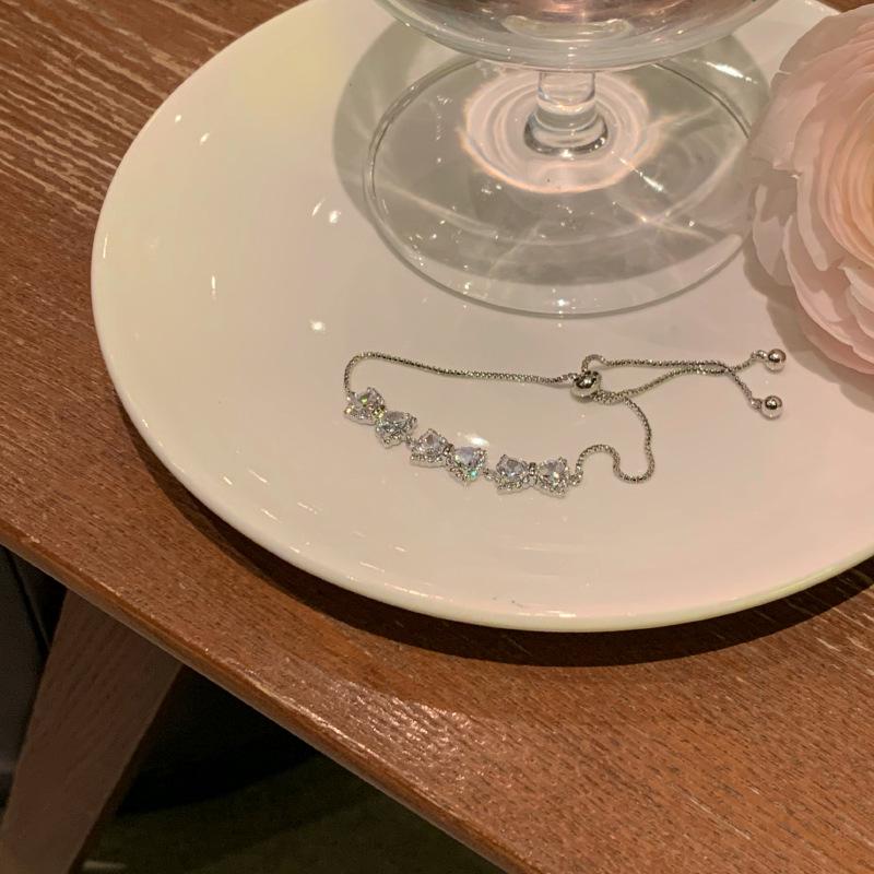 

Элегантный циркониевый бант с легкой вышивкой, роскошный браслет