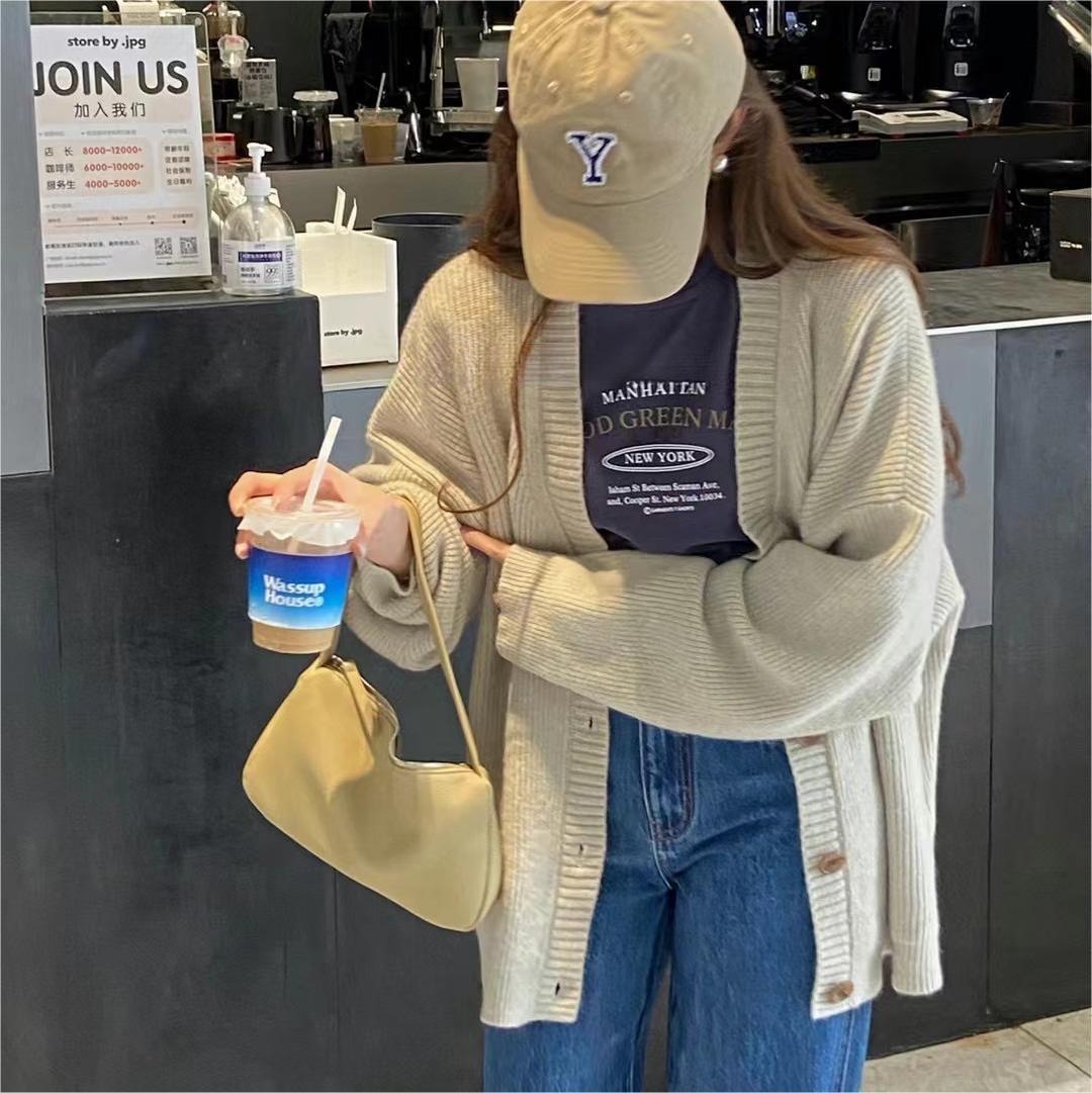 

South Korea Dongdaemun soft waxy pit strip knitted cardigan women s clothing autumn and winter new models with lazy wind v-neck sweater jacket 410-21 (average size) абрикосовий