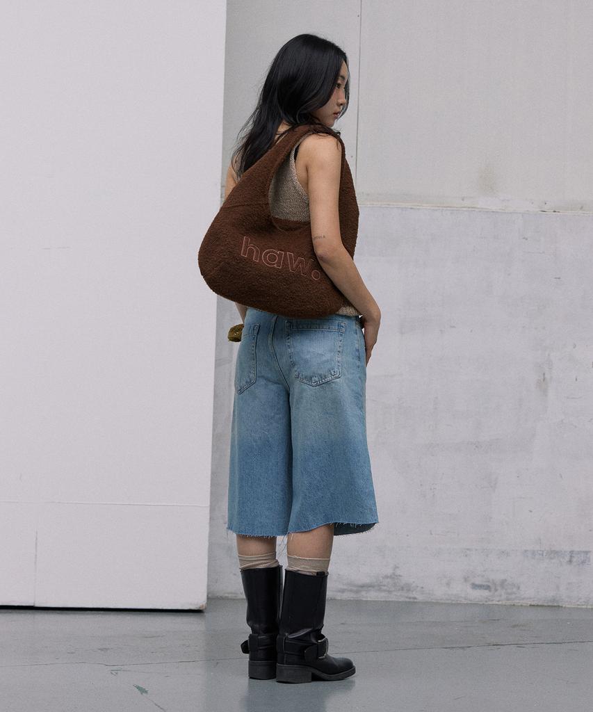 Haveawhale Mini Wool Pebble Bag (Br)