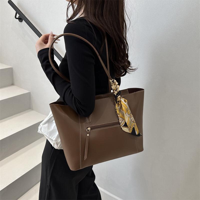 High Sense Retro 2025 New Popular Fashion Trend Fashion Large Capacity Tote Bag Women Shoulder Handbag
