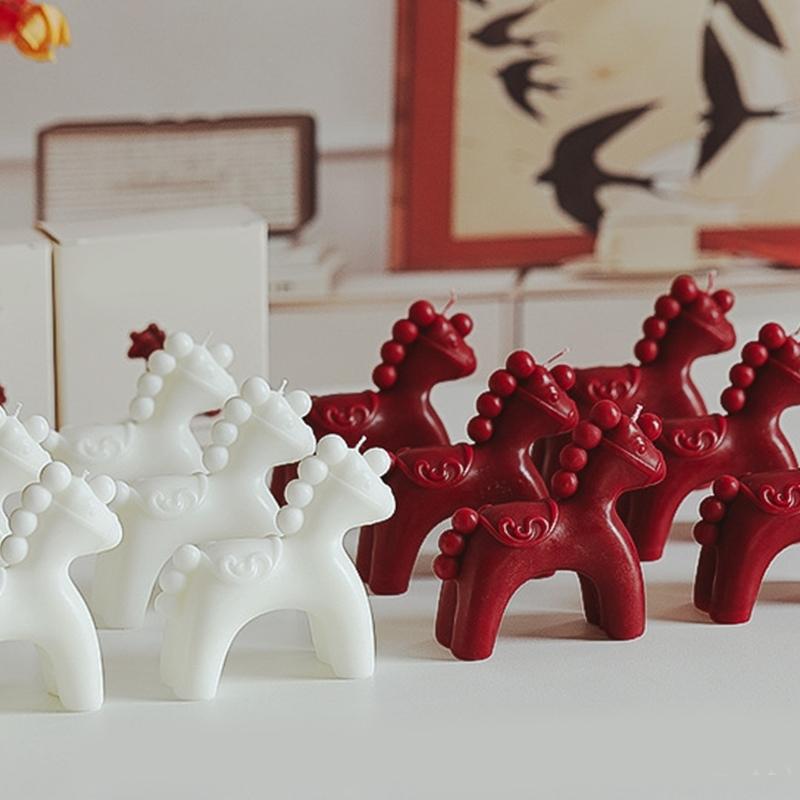 Unique Horse Design Scented Candle Natural Wax Candle Figurine For Festival Celebration Chinese NewYear Decoration