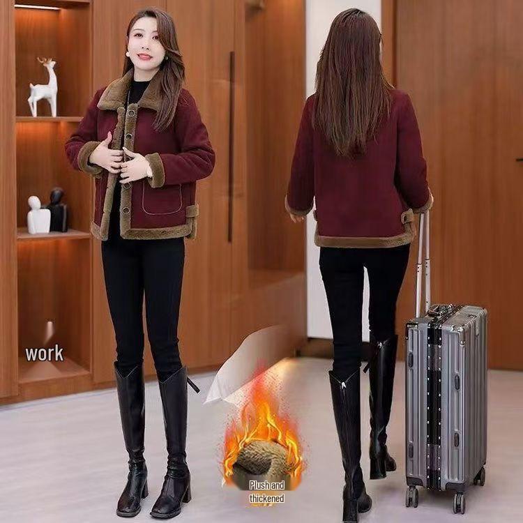 Stylish Warm Padded Jacket for Middle-Aged & Elderly Women - Age-Defying, Slimming, Belly-Concealing Autumn/Winter Trend.