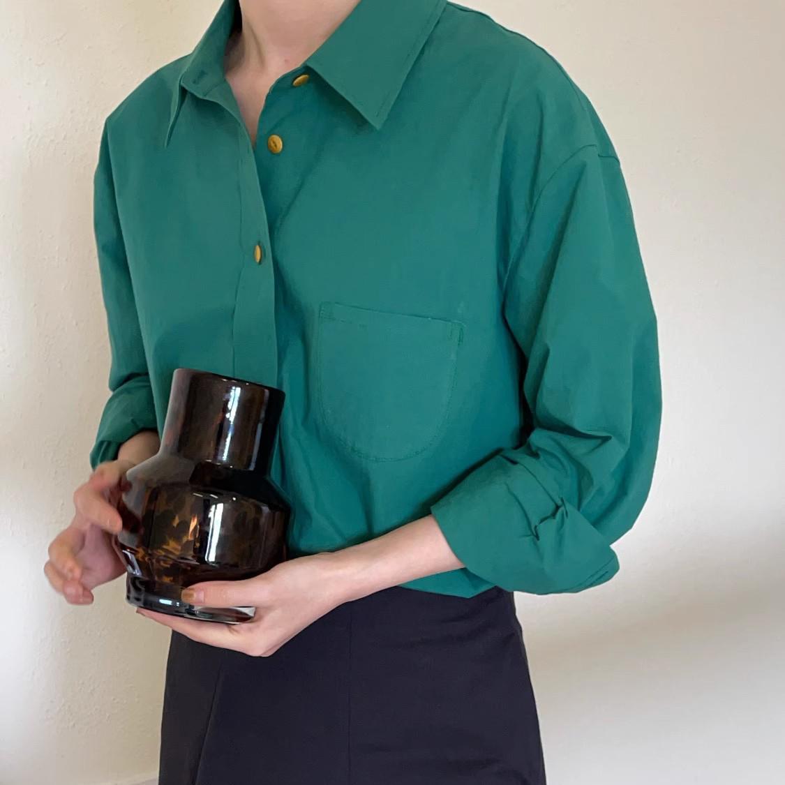 

Универсальная классическая рубашка из натурального хлопка с текстурой Large зелёный