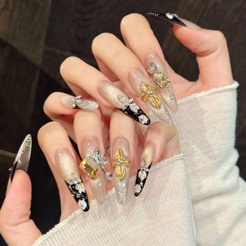 

Handmade Press On Nail French Sparkling High-end Cat Eye 3D Carved Gold Flowers Diamond Light Luxury Fake Nail Patch Artificial Nail Reusable Long Stiletto XS