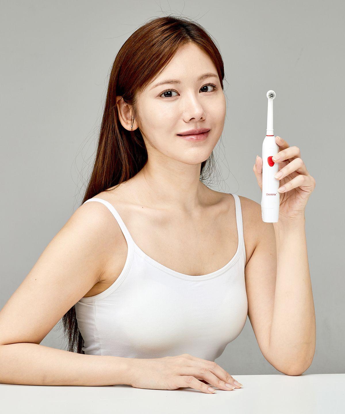 Dentrix SonicSpin electric toothbrush