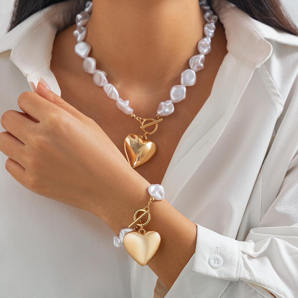 Fashion Love Hollow Pendant Collarbone Chain Simple Flat Beaded Pearl Necklace Set