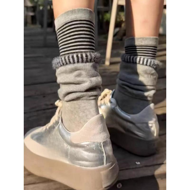 

Два куска поддельных носков можно наслаивать и соединять вместе по желанию, чтобы выглядеть красиво. 1 pair серый