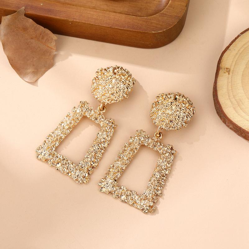 European and American Exaggerated Atmospheric Matte Hipster Geometric Earrings, Creative Personalized Relief Trapezoidal Long Metal Earrings