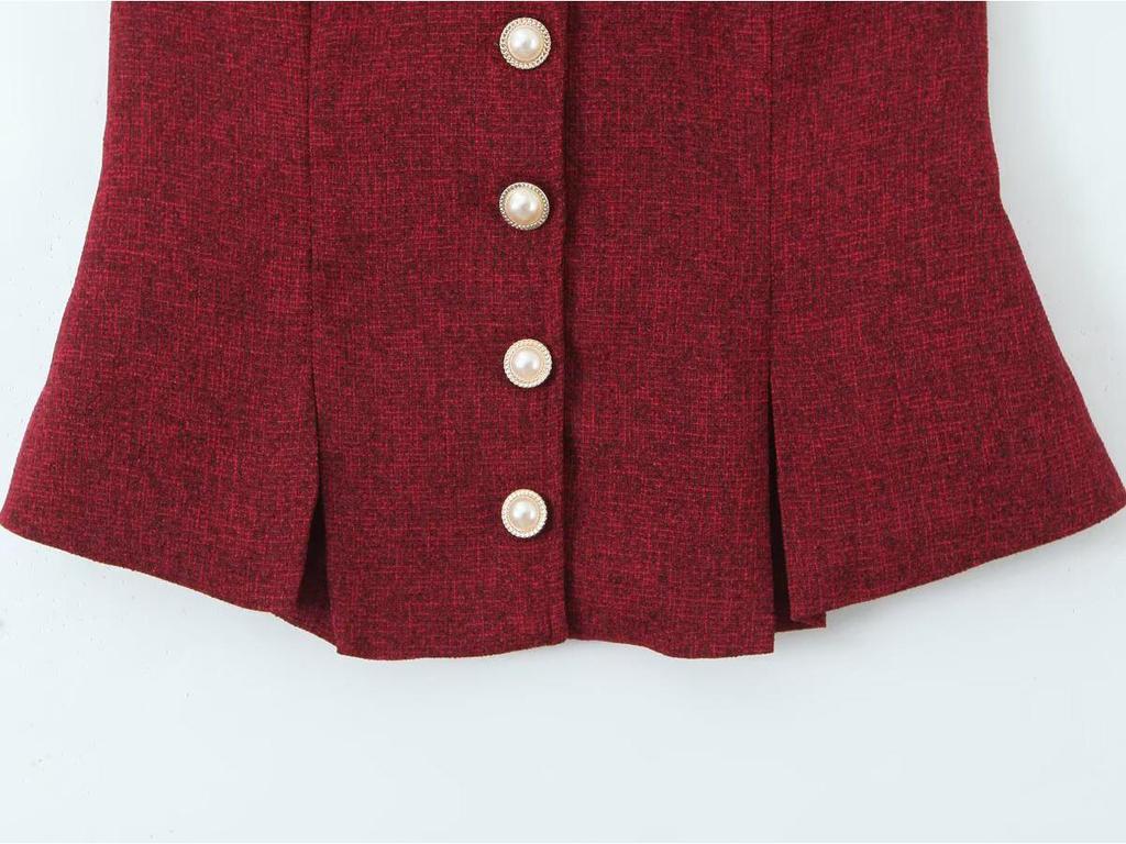 Spring 2025 Women's European & American Fashion: Simple Pearl Button Chunky Knit Halter Top