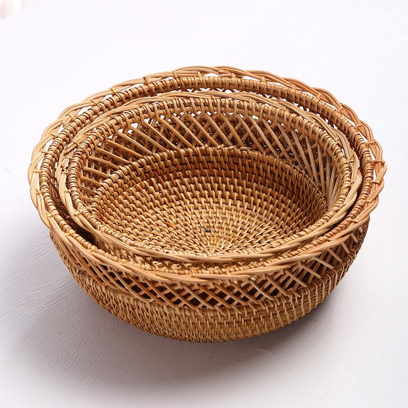 Handwoven Rattan Fruit Bowl Tray - Natural Woven Snack & Bread Serving Basket, Boho Style Tabletop Centerpiece for Kitchen