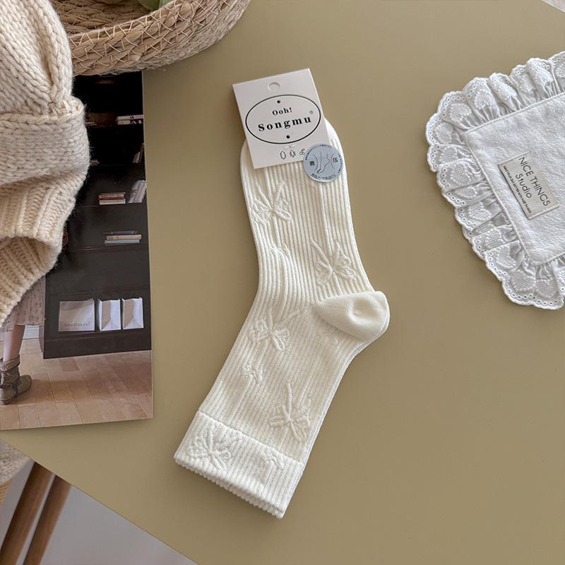 

Female Autumn New Style of Micro Pressure All Match Milky White Three Dimensional Relief Pattern In The Tube Pile Socks 1 pair