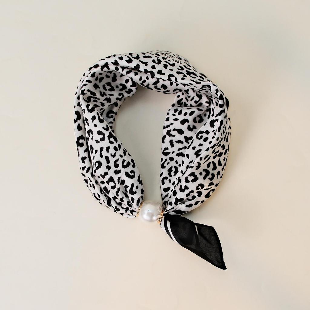 Elegante Sciarpa di Seta Magnetica con Fiori di Cashmere a Pois