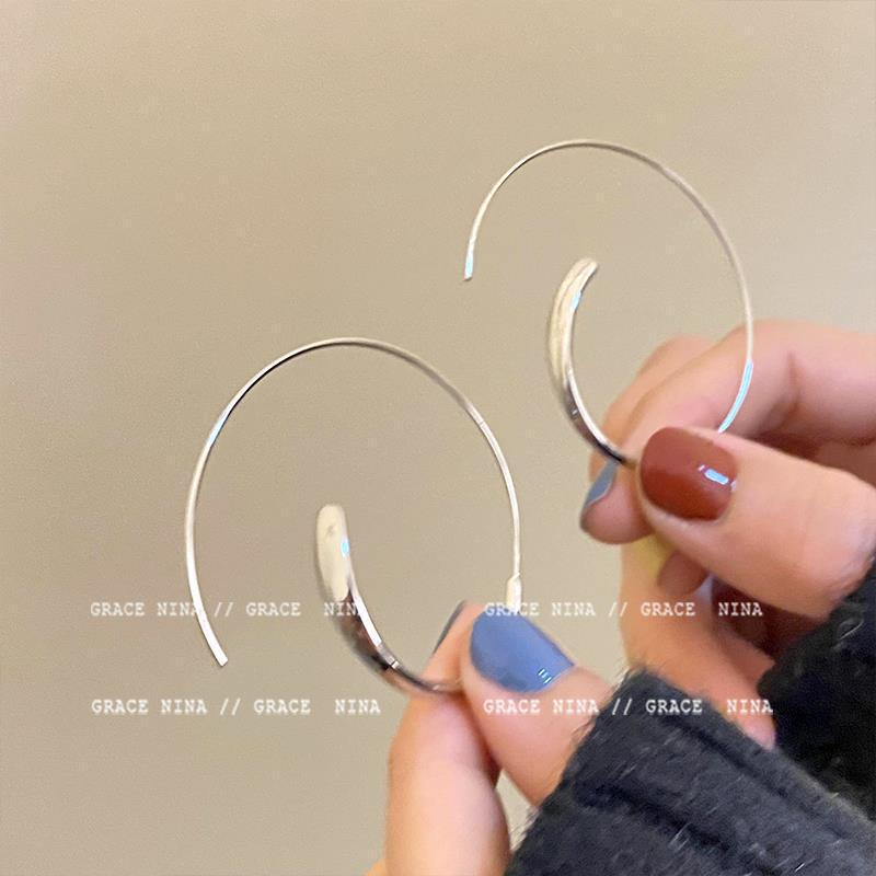 Trendy High-End Silver Hoop Earrings for Women