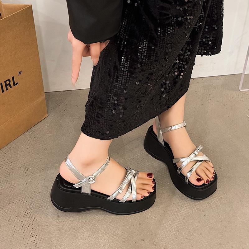 

Красивые босоножки на толстой подошве и высоком каблуке для летней женской одежды, изысканные новые женские босоножки 2024 года с закругленным каблуком и закругленным носком 40 серебряный